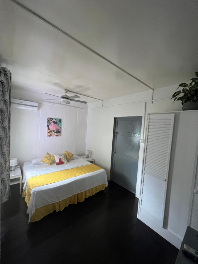 Beach Guest House Cleverdale Бриджтаун Екстер'єр фото